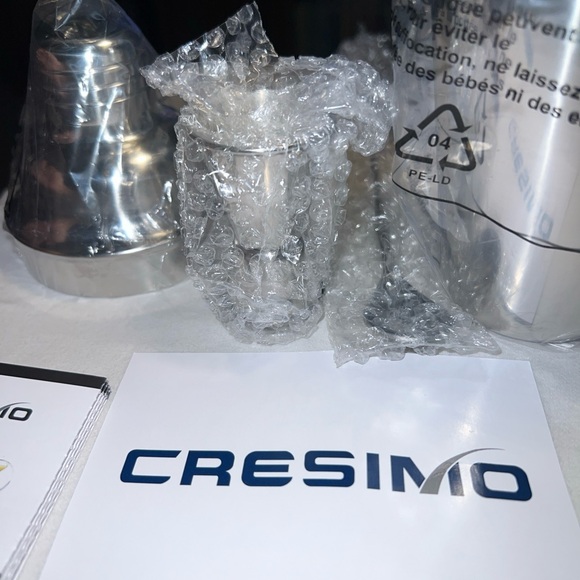 Cresimo 24 Oz. Stainless Steel Cocktail Shaker w/built-in strainer 3 Pce Set New - Picture 14 of 16